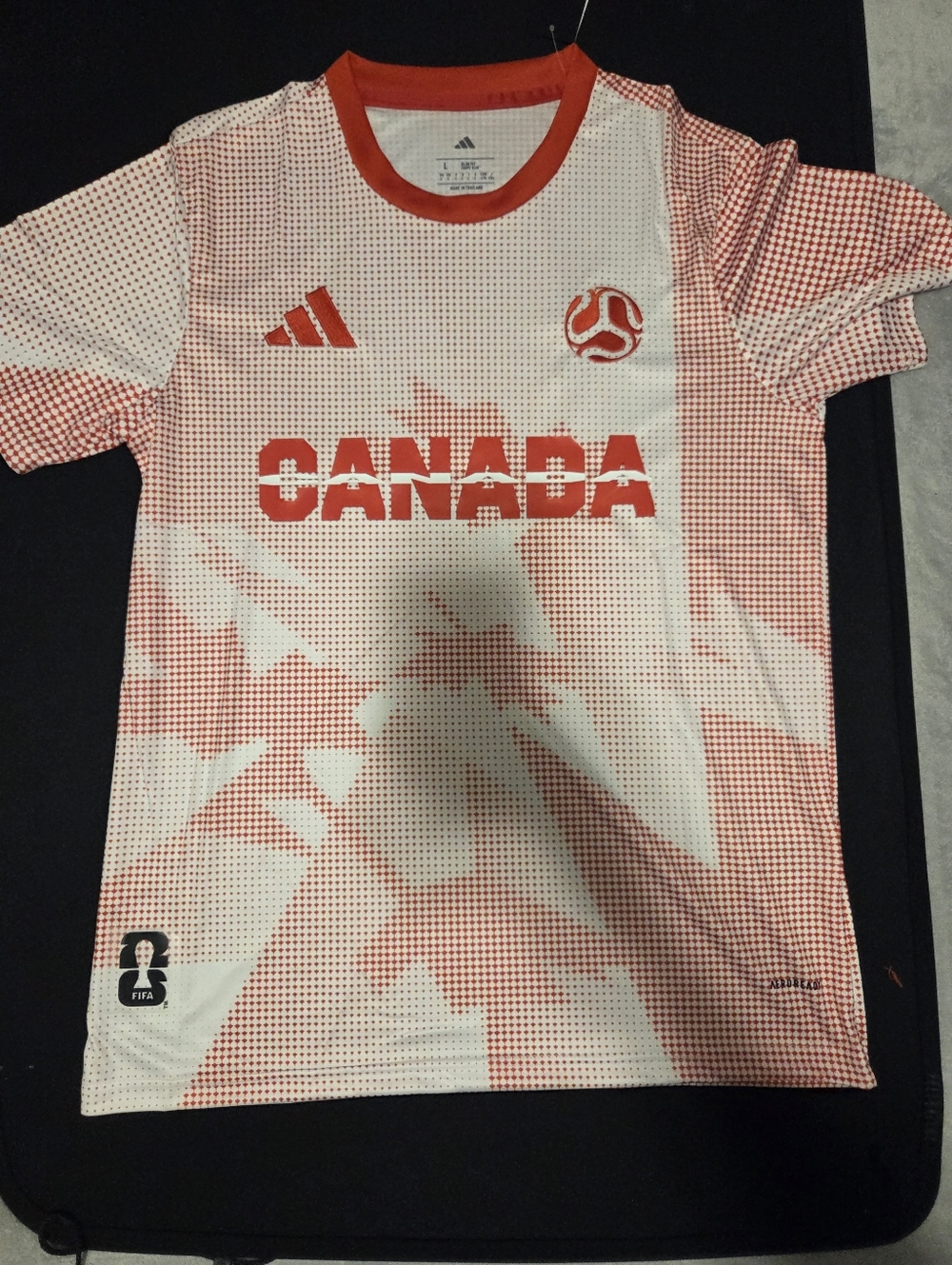 adidas Man  Canada White and Red Soccer Offcial Fifa / WORLD CUP 2026